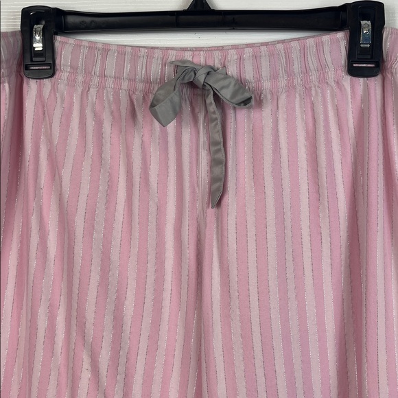 Victoria’s Secret 2 pc. Pajama set large. Long sleeved button top, long pants - Picture 7 of 9